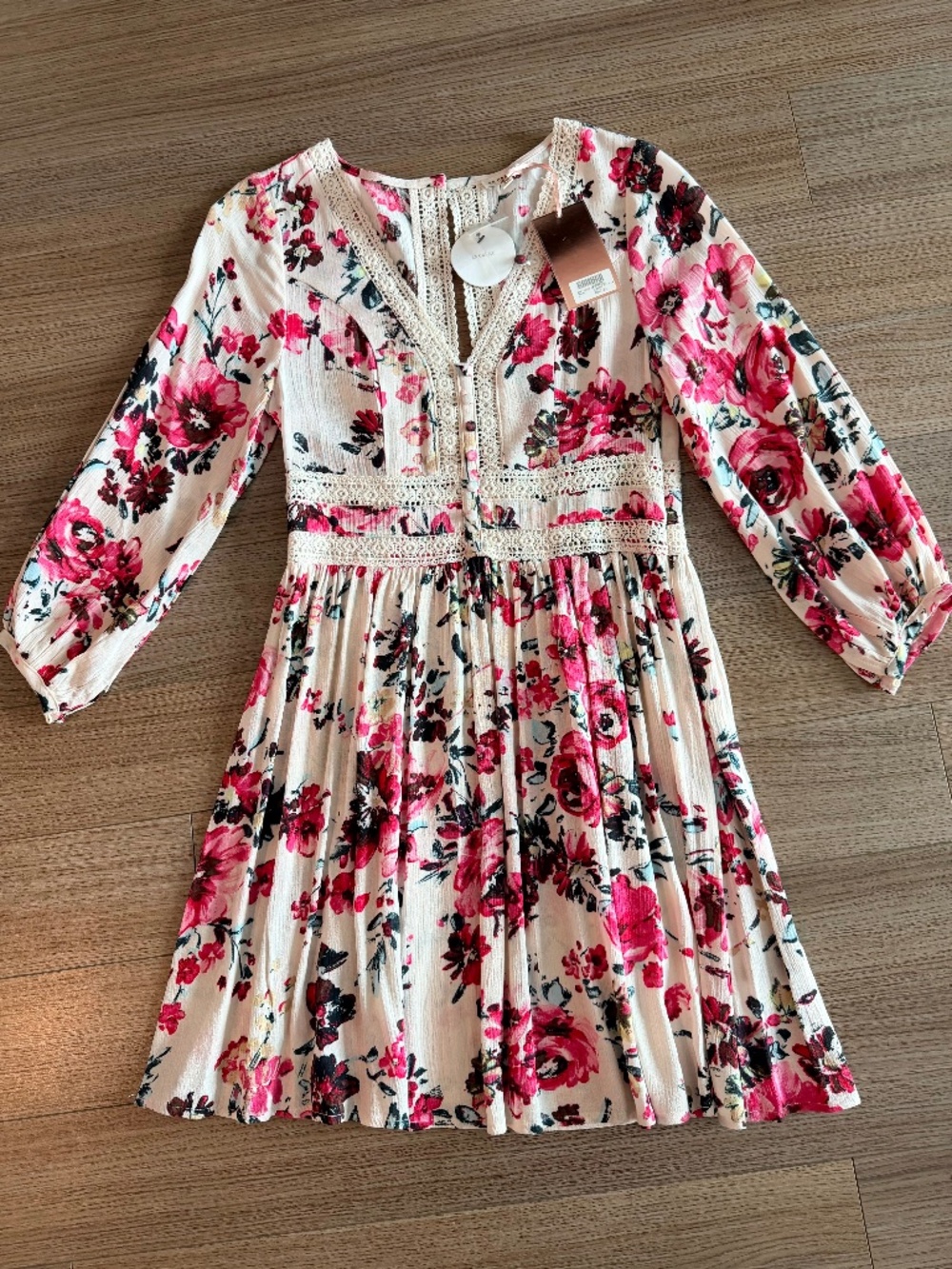 Floral Lace Mini Dress NWT Pink Cream Open Back Long Sleeve Boho Size Small NEW! - Picture 2 of 14